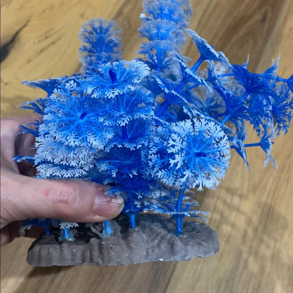 New blue and white fish aquarium faux plastic plants 6” by 6”